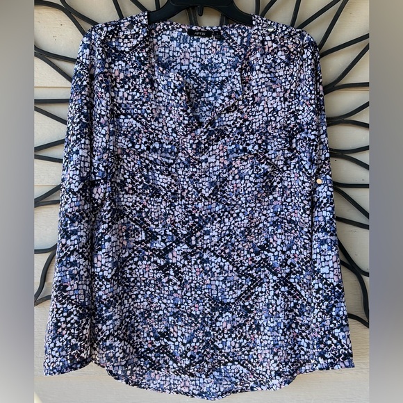 Women’s Apt.9 Multicolored Vneck Blouse with Rolled button sleeves, Small - Picture 1 of 10